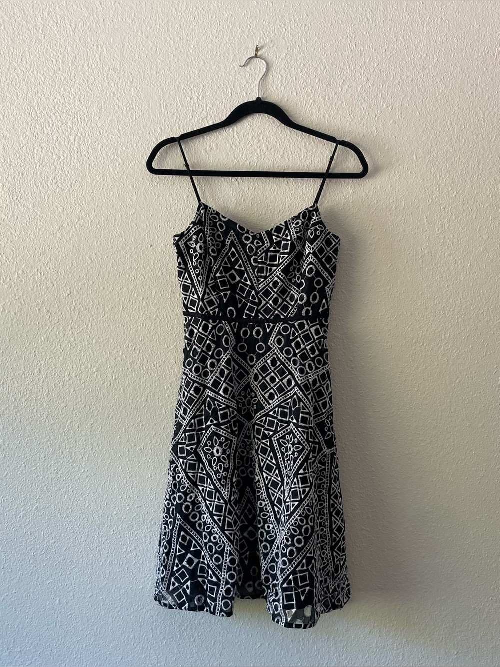 Banana Republic Geo Lace Dress Black White Embroidered Fit Flare Size 0